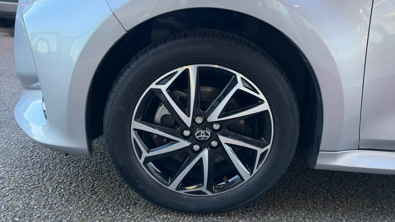 Toyota Yaris 1.5 Hybrid Design 5dr CVT Hybrid Hatchback